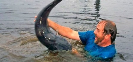 4 необычных способа поймать рыбу без удочки и снастей — испытано на практике
