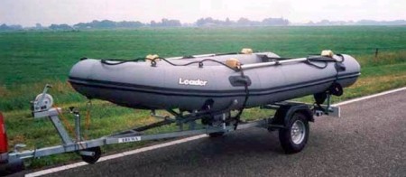 Как выбрать идеальный прицеп для ПВХ-лодки: советы рыболова, лайфхаки и подводные камни
