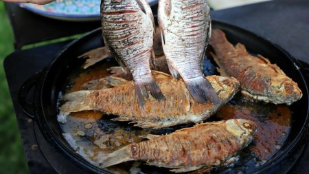 Как вкусно приготовить карася и не подавиться костью