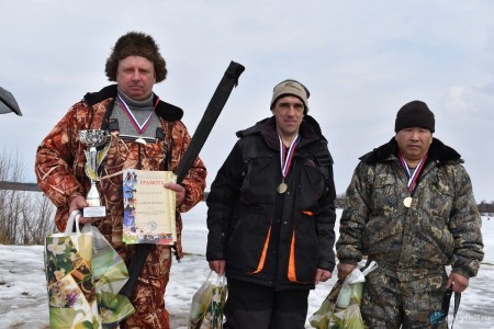 100 ермишинских рыбаков соревновались в ловле на мормышки