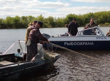 Новые правила для рыбаков с лодками: без документов — штраф, без жилета — без лодки