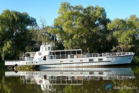 Рыбалка в дельте Волги, теплоход "Колонок Везучий", "Колонок Везучий-2" или "Восход"