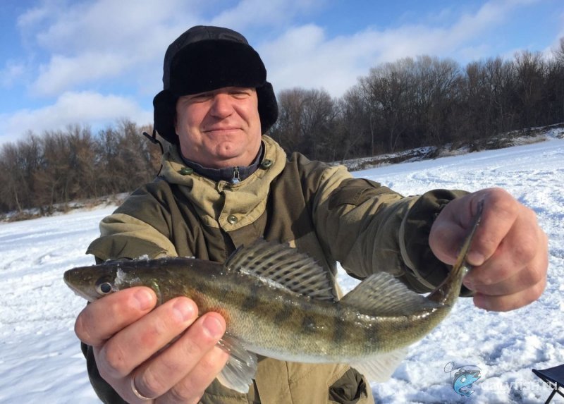 Подледная Рыбалка на Малом море на Байкале
